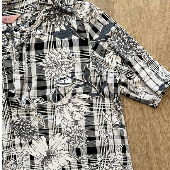 SJS Large Petite Black/White Floral Blouse - Picture 6 of 8